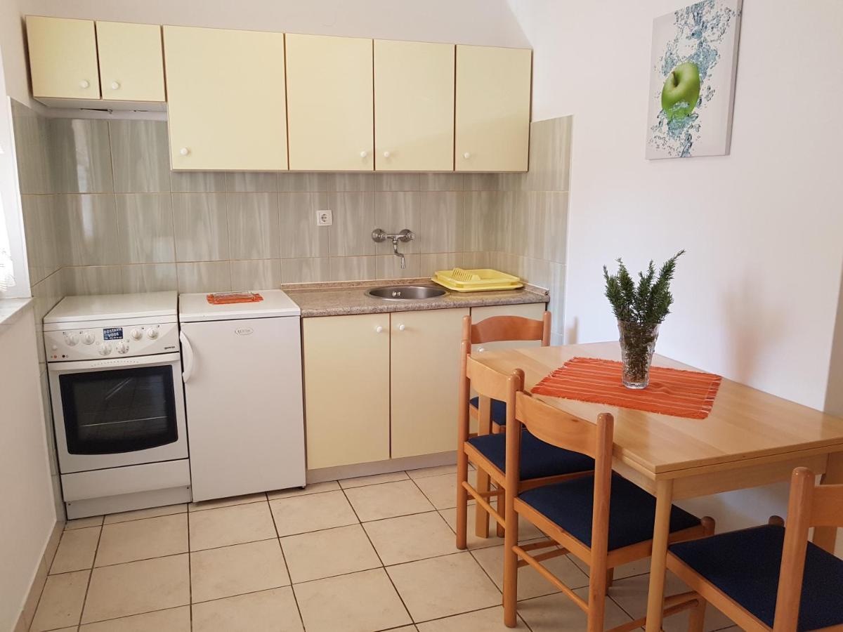 Ana Apartment *